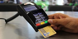 Partner zahlt weniger mit EC-Karten