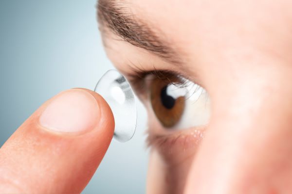 Kontaktlinsen als alternative zu den Brillen